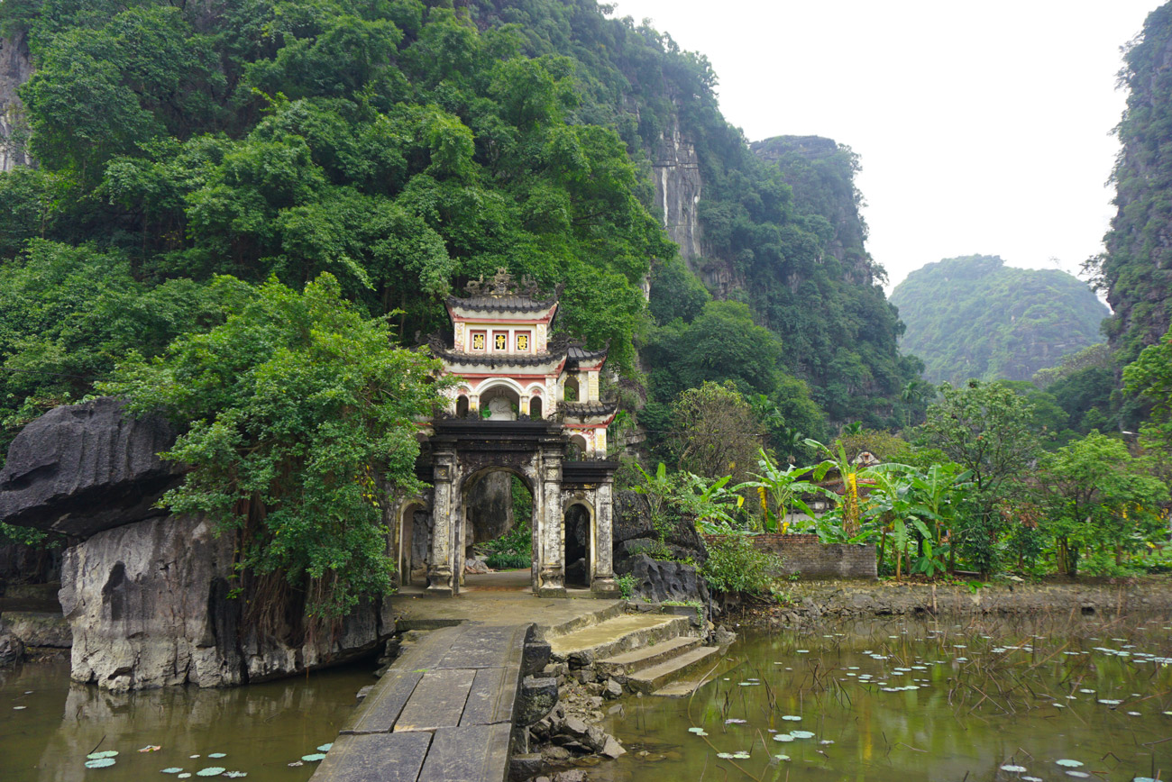 Chua Linh Coc Pagoda