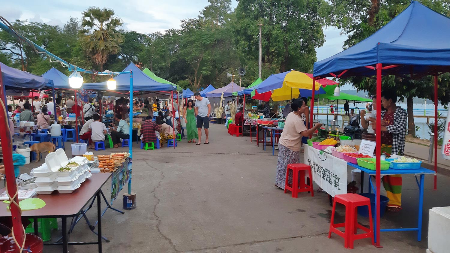 Night-Market-Hpa-An