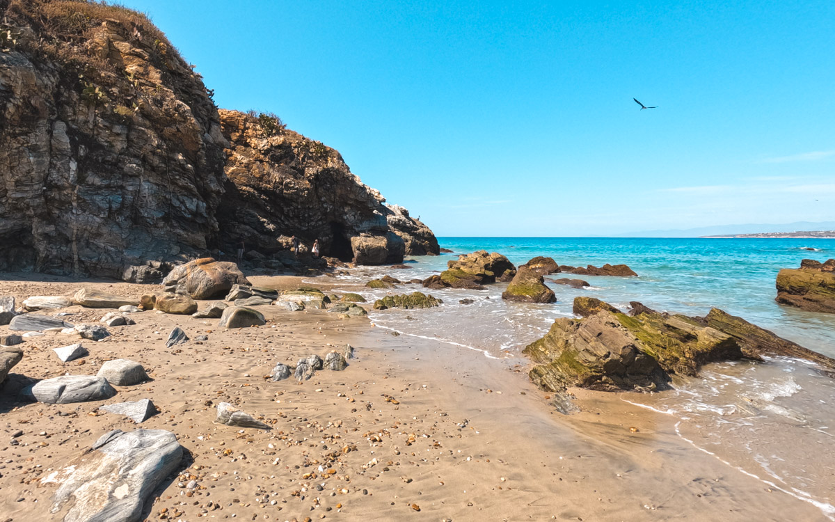 Playa Zicatela rotsen